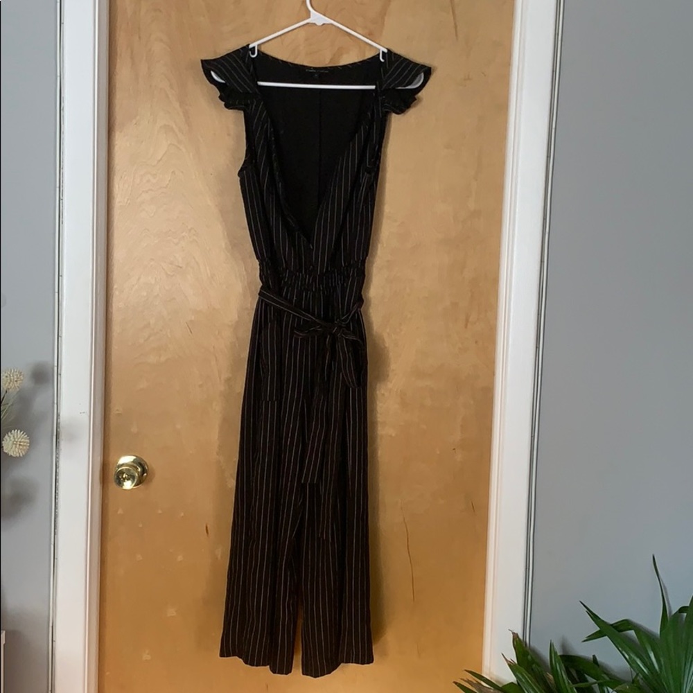 Pinstripe jumpsuit, perfect for all occasions!